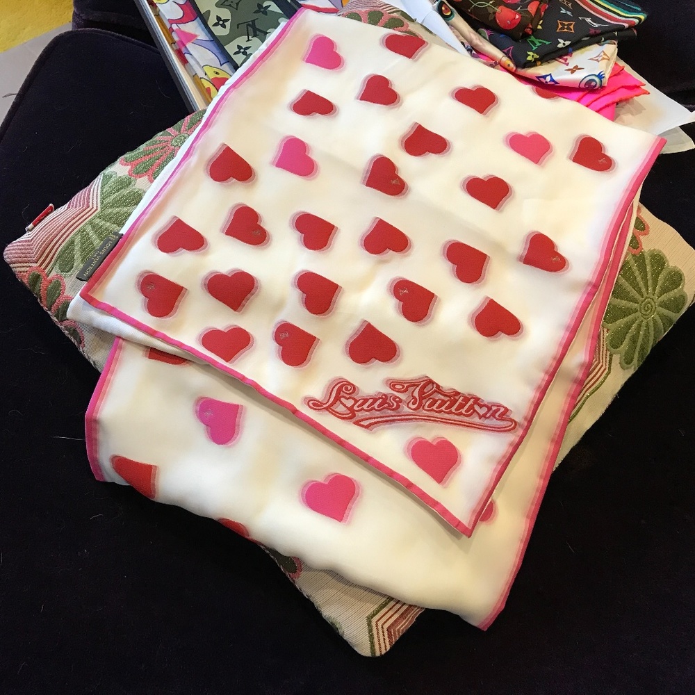 Louis Vuitton silk 3D ❤️ Heart Valentine’s day Rare Scarf Vintage